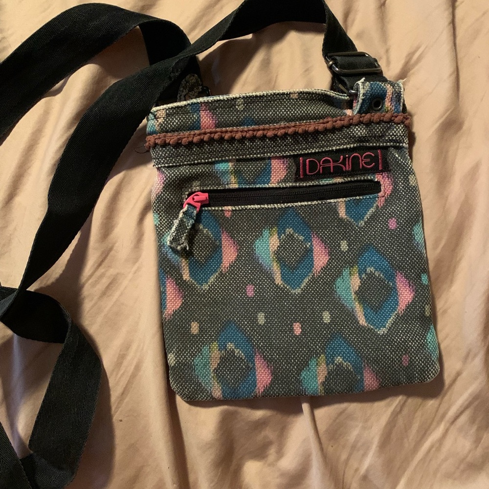 Dakine cross body bag